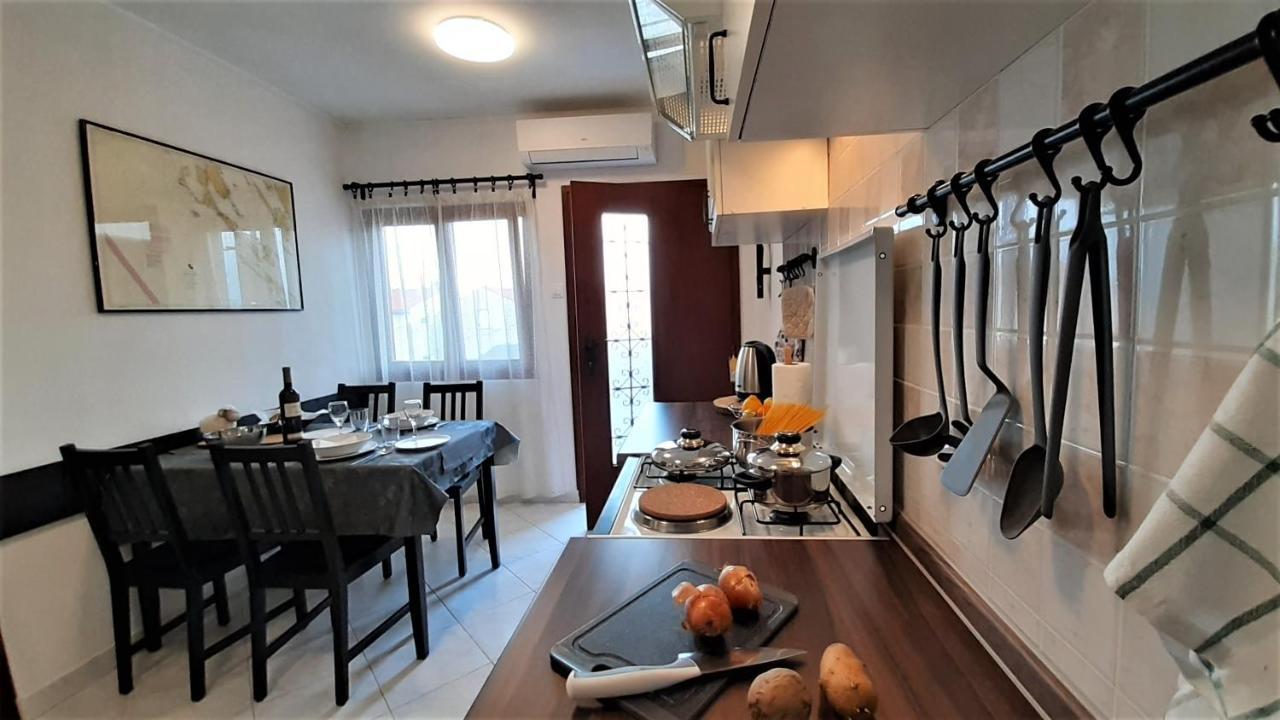 Apartments Nadia Sokolic Нерезине Экстерьер фото